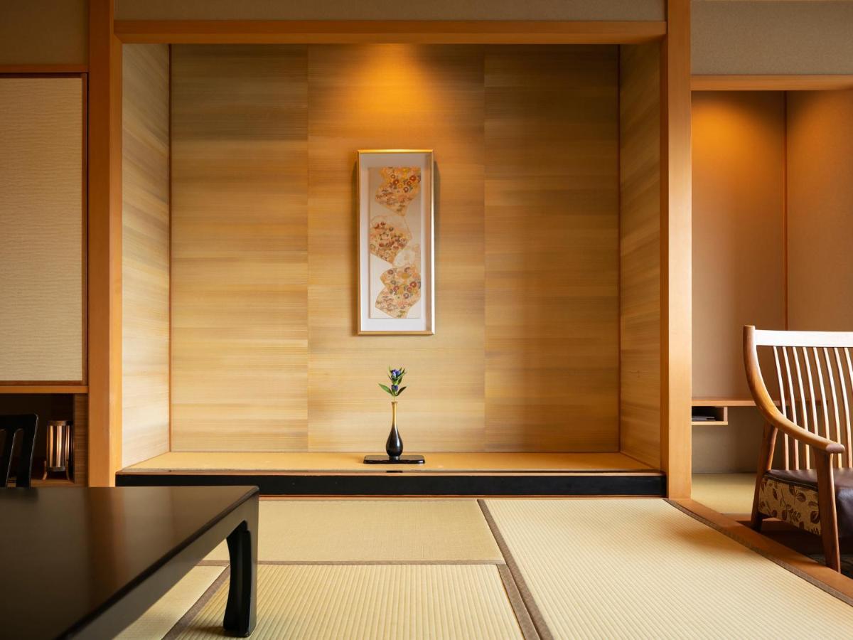 Awaji Yumesenkei Hotel Sumoto Exterior photo